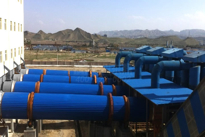 東鼎礦渣烘干機(jī)生產(chǎn)線可用于烘干水渣鋼渣、粉煤灰、電石渣、脫硫石膏、粘土、河沙、石英沙等礦渣物料。該系統(tǒng)采用新型三層烘干工藝，全套烘干設(shè)備設(shè)計(jì)合理，制作精良，性能穩(wěn)