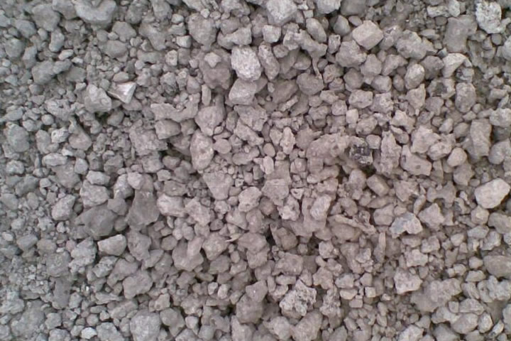 東鼎礦渣烘干機(jī)生產(chǎn)線可用于烘干水渣鋼渣、粉煤灰、電石渣、脫硫石膏、粘土、河沙、石英沙等礦渣物料。該系統(tǒng)采用新型三層烘干工藝，全套烘干設(shè)備設(shè)計(jì)合理，制作精良，性能穩(wěn)