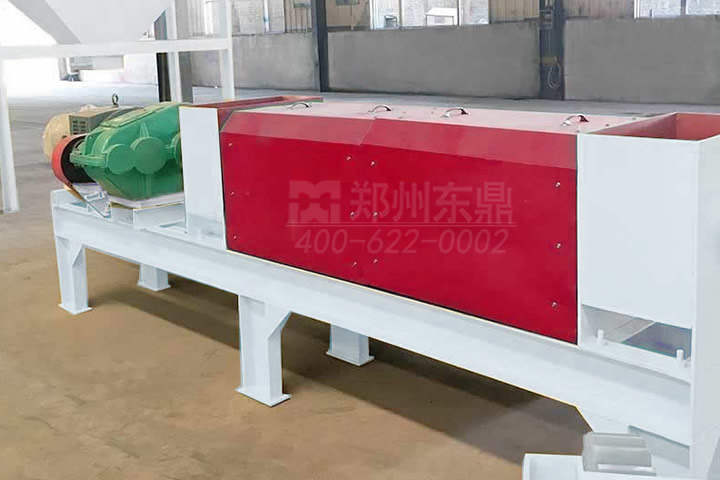 螺旋擠壓式酒糟脫水機可以調(diào)整壓力和轉(zhuǎn)速，控制酒糟物料脫水效果。