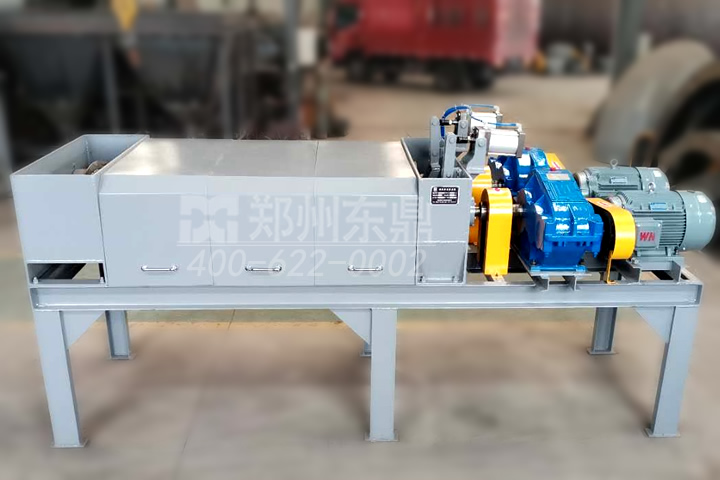 螺旋擠壓脫水機(jī)具有產(chǎn)能大，操作維修方便，投入成本低，分單螺旋和雙螺旋系列脫水產(chǎn)品